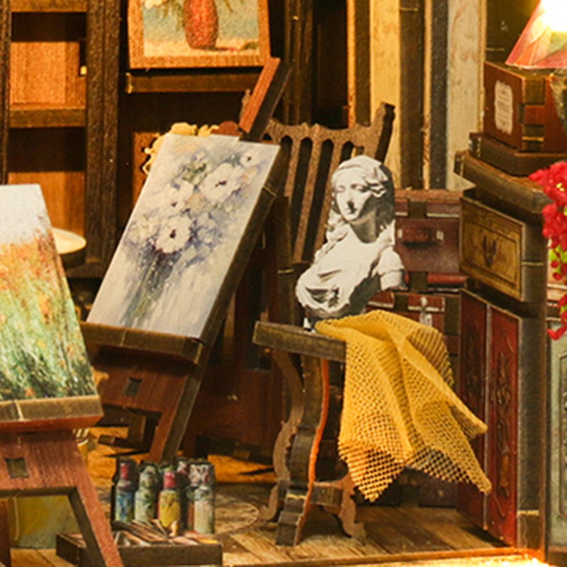 A World Within The Frame detail: borstbeeld in het atelier