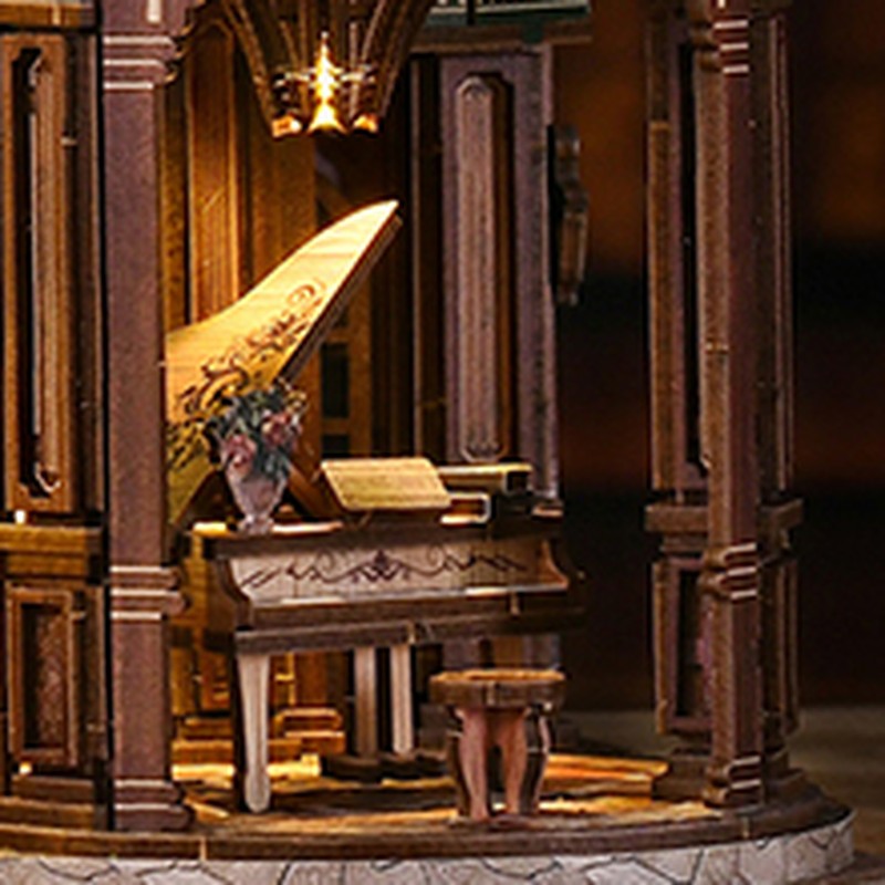 Dreamy Book Hall detail: vleugel onder de ronde galerij